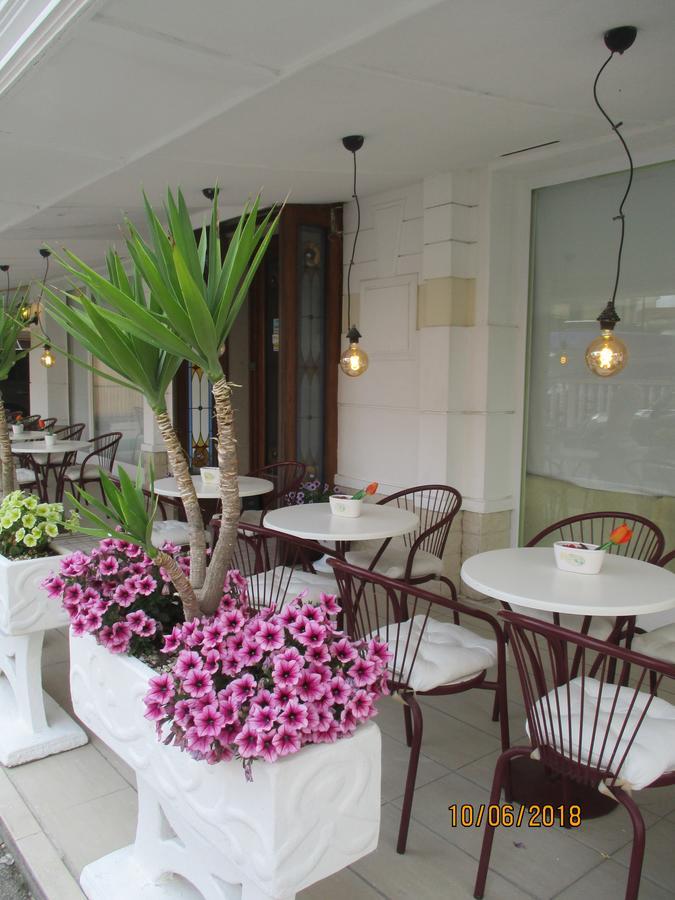 Primavera Hotel