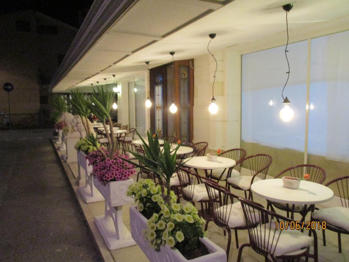 Primavera Hotel